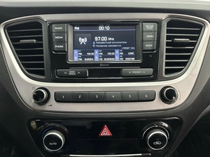 Седан Hyundai Solaris 2017 года, 1245000 рублей, Красноярск