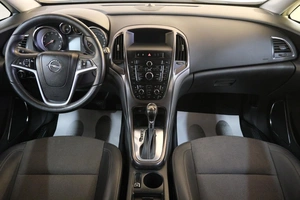 Хетчбэк Opel Astra 2012 года, 829000 рублей, Омск