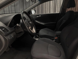 Седан Hyundai Solaris 2015 года, 920000 рублей, Красноярск