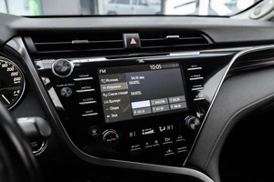 Седан Toyota Camry 2018 года, 2730000 рублей, Ульяновск