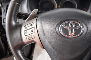 Хетчбэк Toyota Auris 2009 года, 609000 рублей, Пермь