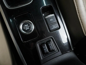Внедорожник Mitsubishi Outlander 2020 года, 2499000 рублей, Воронеж