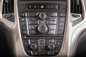 Хетчбэк Opel Astra 2011 года, 709000 рублей, Томск