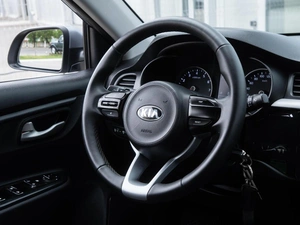 Седан Kia Rio 2018 года, 1335000 рублей, Волгоград