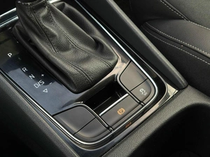 Внедорожник Skoda Karoq 2020 года, 2387000 рублей, Ижевск