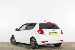 Хетчбэк Kia Ceed 2010 года, 819000 рублей, Тюмень
