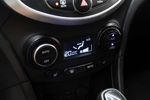 Седан Hyundai Solaris 2016 года, 828077 рублей, Москва