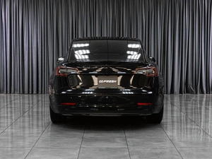 Седан Tesla Model 3 2019 года, 3099000 рублей, Тюмень