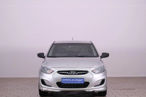 Хетчбэк Hyundai Solaris 2013 года, 969000 рублей, Омск
