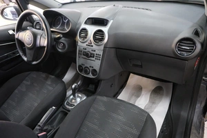 Хетчбэк Opel Corsa 2011 года, 539000 рублей, Омск