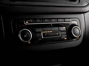 Внедорожник Volkswagen Tiguan 2012 года, 1299000 рублей, Тюмень