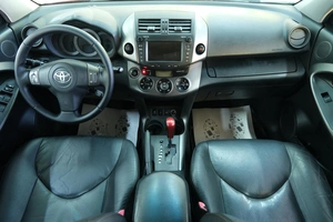 Внедорожник Toyota RAV4 2010 года, 1399000 рублей, Омск