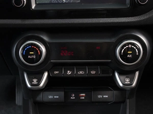 Хетчбэк Kia Rio X-Line 2020 года, 1050000 рублей, Омск
