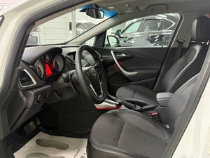 Хетчбэк Opel Astra 2012 года, 695000 рублей, Ачинск