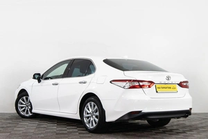 Седан Toyota Camry 2018 года, 2799000 рублей, Сургут