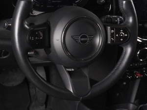 Хетчбэк MINI Cooper 2022 года, 2698000 рублей, Красный Пахарь