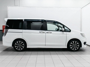 Минивэн Honda Stepwgn 2012 года, 1600000 рублей, Красноярск