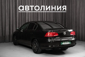 Седан Volkswagen Passat 2011 года, 730000 рублей, Красноярск