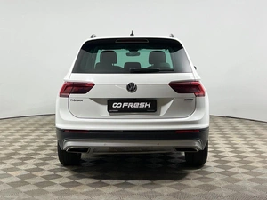 Внедорожник Volkswagen Tiguan 2019 года, 2325000 рублей, Казань