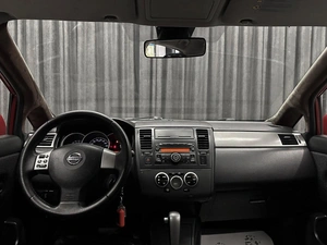 Хетчбэк Nissan Tiida 2011 года, 790000 рублей, Красноярск
