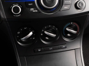 Хетчбэк Mazda 3 2012 года, 1049000 рублей, Тюмень