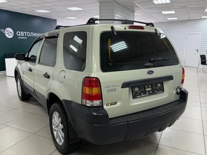 Внедорожник Ford Escape 2004 года, 610000 рублей, Ачинск