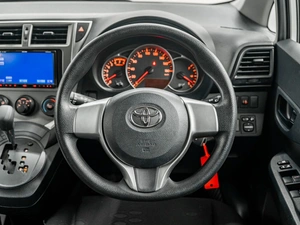Хетчбэк Toyota Ractis 2011 года, 1080000 рублей, Красноярск
