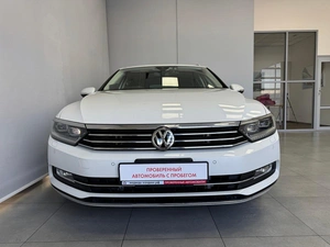 Седан Volkswagen Passat 2015 года, 1648000 рублей, Красноярск