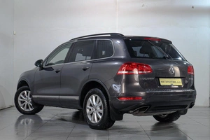 Внедорожник Volkswagen Touareg 2011 года, 1459000 рублей, Челябинск