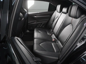 Седан Toyota Camry 2023 года, 3570000 рублей, Красный Пахарь