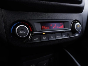 Седан Kia Rio 2016 года, 1040000 рублей, Тверь