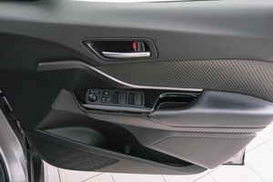 Внедорожник Toyota C-HR 2019 года, 2299000 рублей, Красноярск
