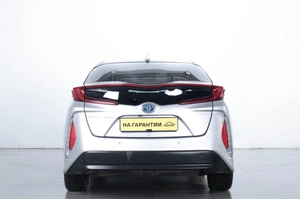Хетчбэк Toyota Prius PHV 2017 года, 2449000 рублей, Челябинск