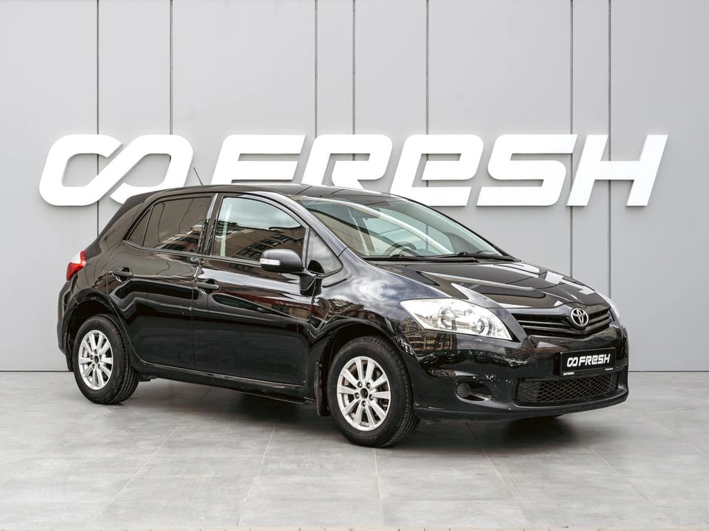 Хетчбэк Toyota Auris 2010 года, 690000 рублей, Краснодар