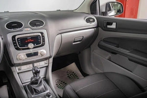 Седан Ford Focus 2011 года, 899000 рублей, Томск