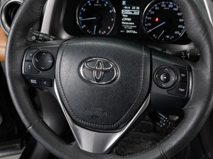 Внедорожник Toyota RAV4 2017 года, 2429000 рублей, Тюмень