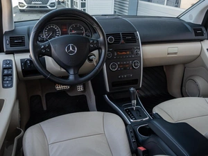 Хетчбэк Mercedes-benz A-класс 2011 года, 1075000 рублей, Краснодар