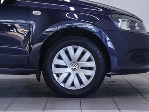 Седан Volkswagen Polo 2014 года, 890000 рублей, Красноярск