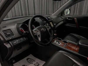 Внедорожник Toyota Highlander 2010 года, 1850000 рублей, Красноярск
