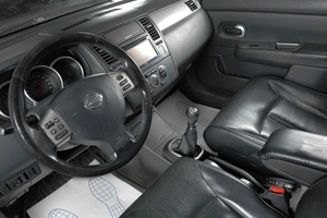 Хетчбэк Nissan Tiida 2007 года, 719000 рублей, Тюмень