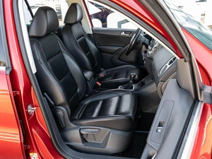 Внедорожник Volkswagen Tiguan 2011 года, 1338000 рублей, Краснодар