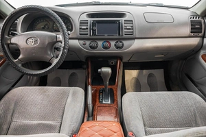 Седан Toyota Camry 2002 года, 899000 рублей, Барнаул