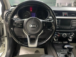 Хетчбэк Kia Rio X-Line 2018 года, 1129000 рублей, Ачинск