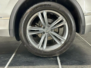 Внедорожник Volkswagen Tiguan 2018 года, 3359200 рублей, Красноярск