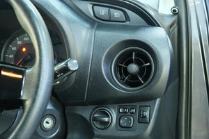 Хетчбэк Toyota Vitz 2019 года, 1059000 рублей, Омск