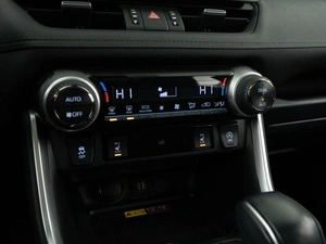 Внедорожник Toyota RAV4 2024 года, 4109050 рублей, Москва