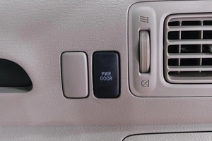 Минивэн Toyota Raum 2003 года, 569000 рублей, Новокузнецк