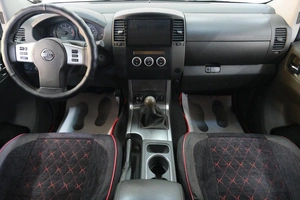 Пикап Nissan Navara 2010 года, 1399000 рублей, Омск