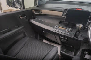 Минивэн Honda Freed 2012 года, 1199000 рублей, Томск