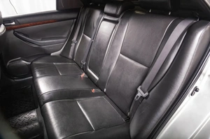 Седан Toyota Avensis 2005 года, 949000 рублей, Томск